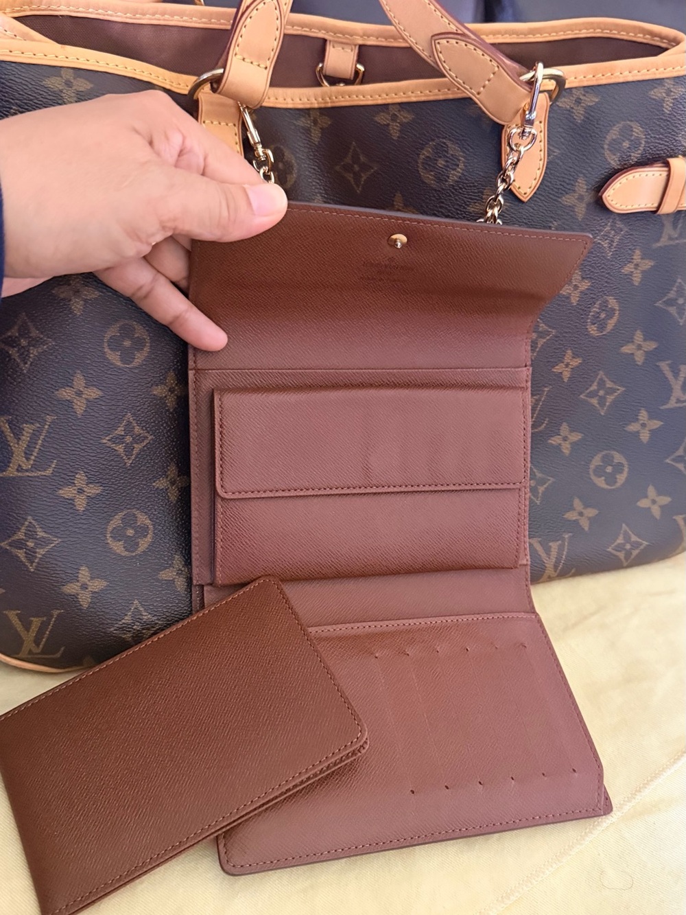 Authentic Louis Vuitton Brown Monogram tote with medium wallet - Picture 11 of 14